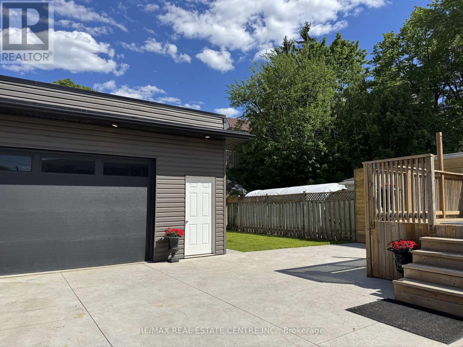 75 Cynthia Road, Toronto, Ontario  M6N 2P8 - Photo 46 - W13541666