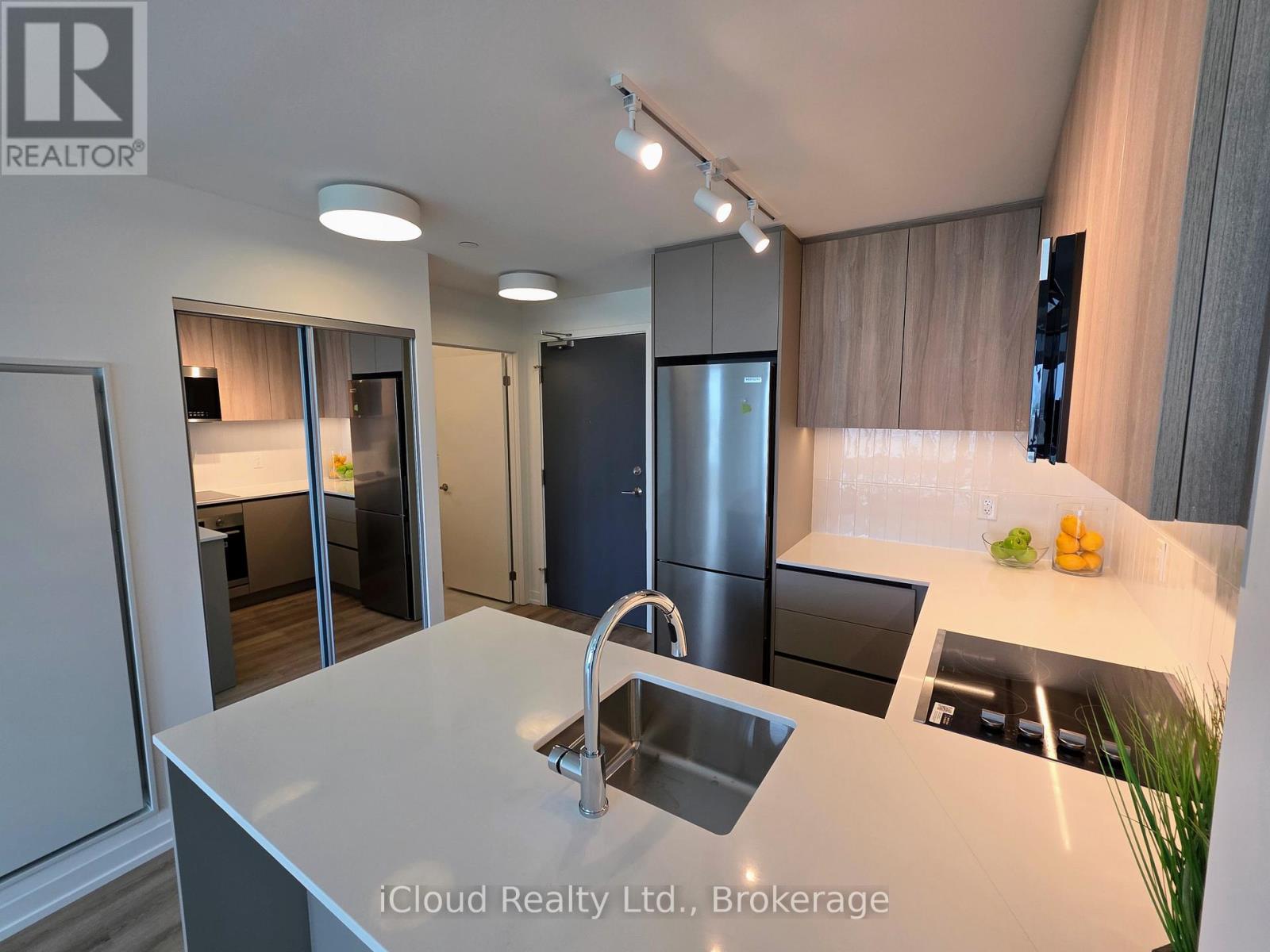 801 - 2485 Eglinton Avenue W, Mississauga, Ontario  L5M 2T1 - Photo 6 - W13541700