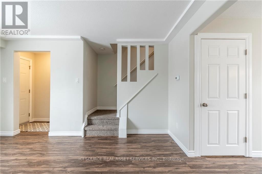 45 - 205 CARLYLE DRIVE, London East (East I)