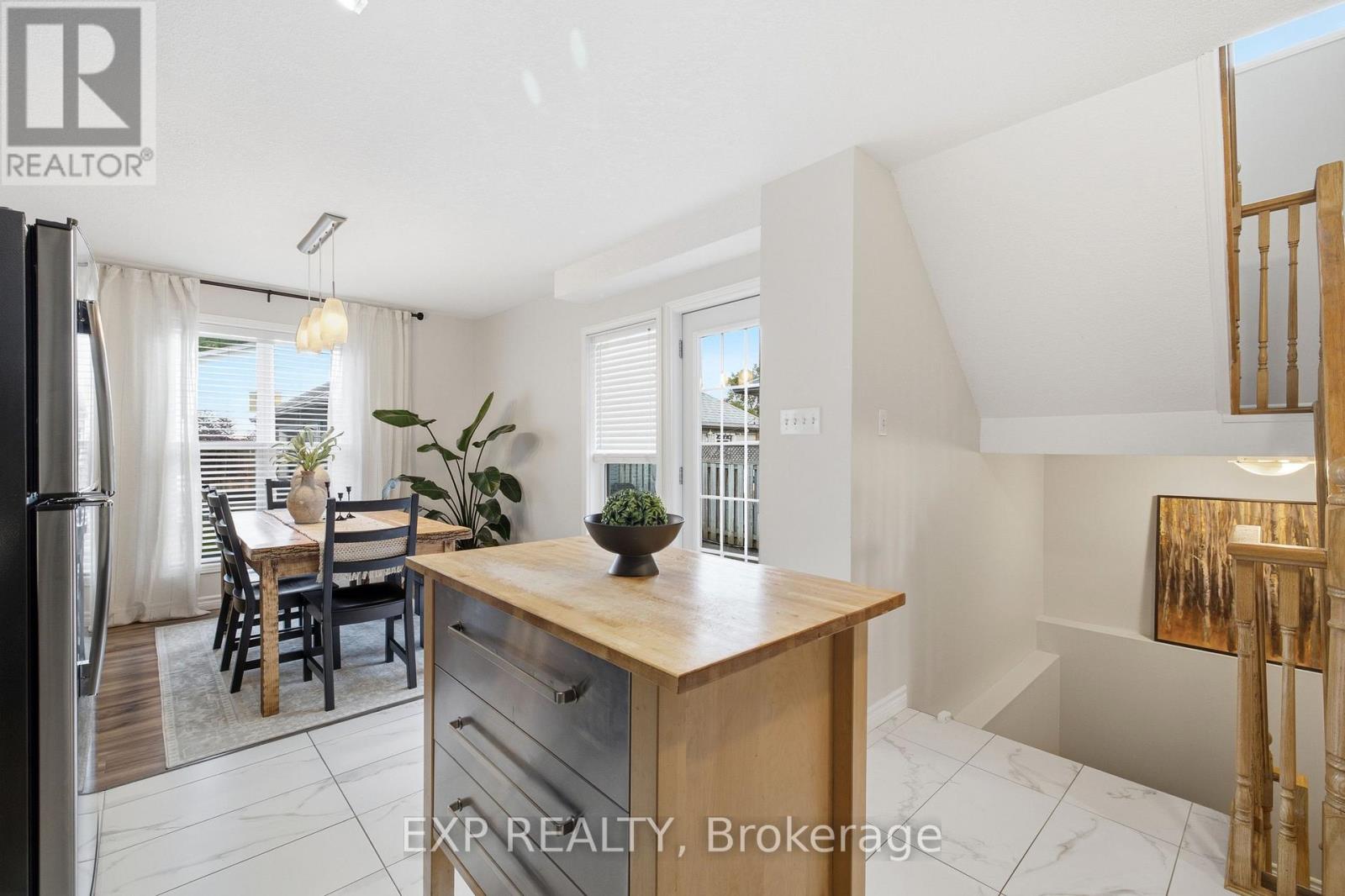 704 Jacob Lane, Waterloo, Ontario  N2V 2A7 - Photo 14 - X13541622