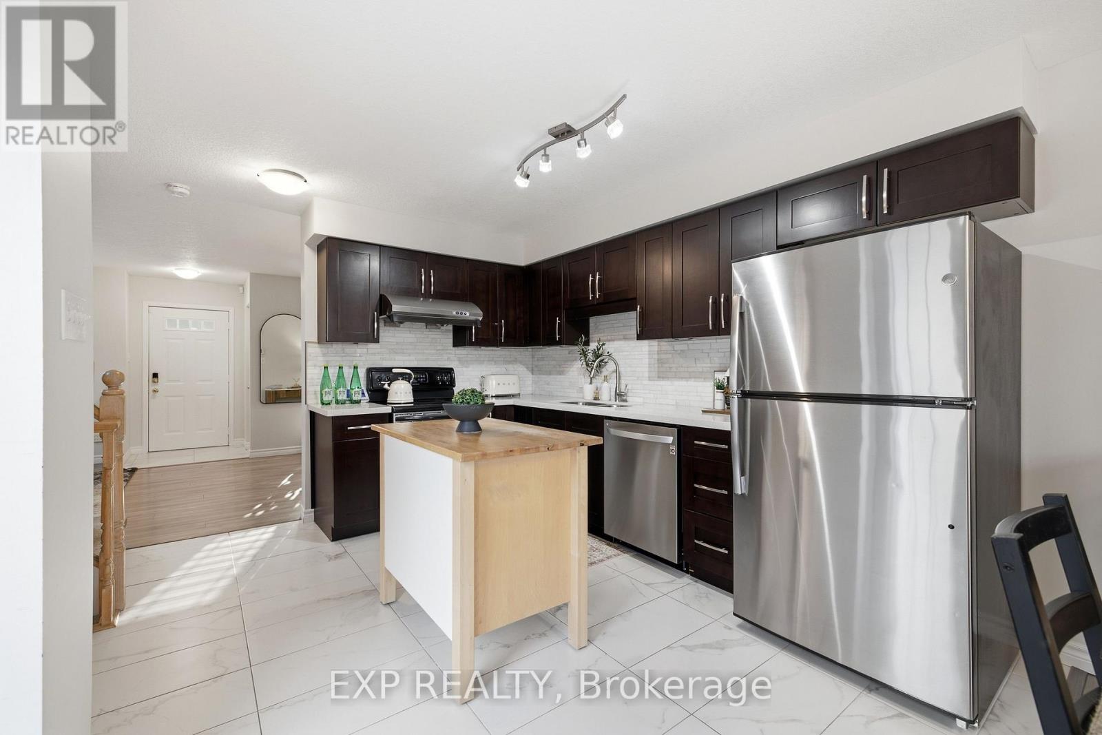 704 Jacob Lane, Waterloo, Ontario  N2V 2A7 - Photo 9 - X13541622