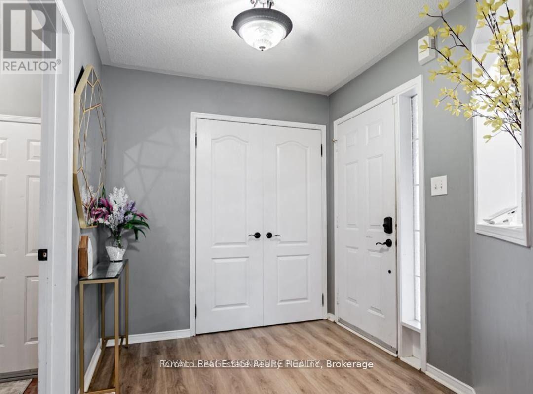 18 Preston Avenue, New Tecumseth, Ontario  L9R 1Y6 - Photo 2 - N13523422