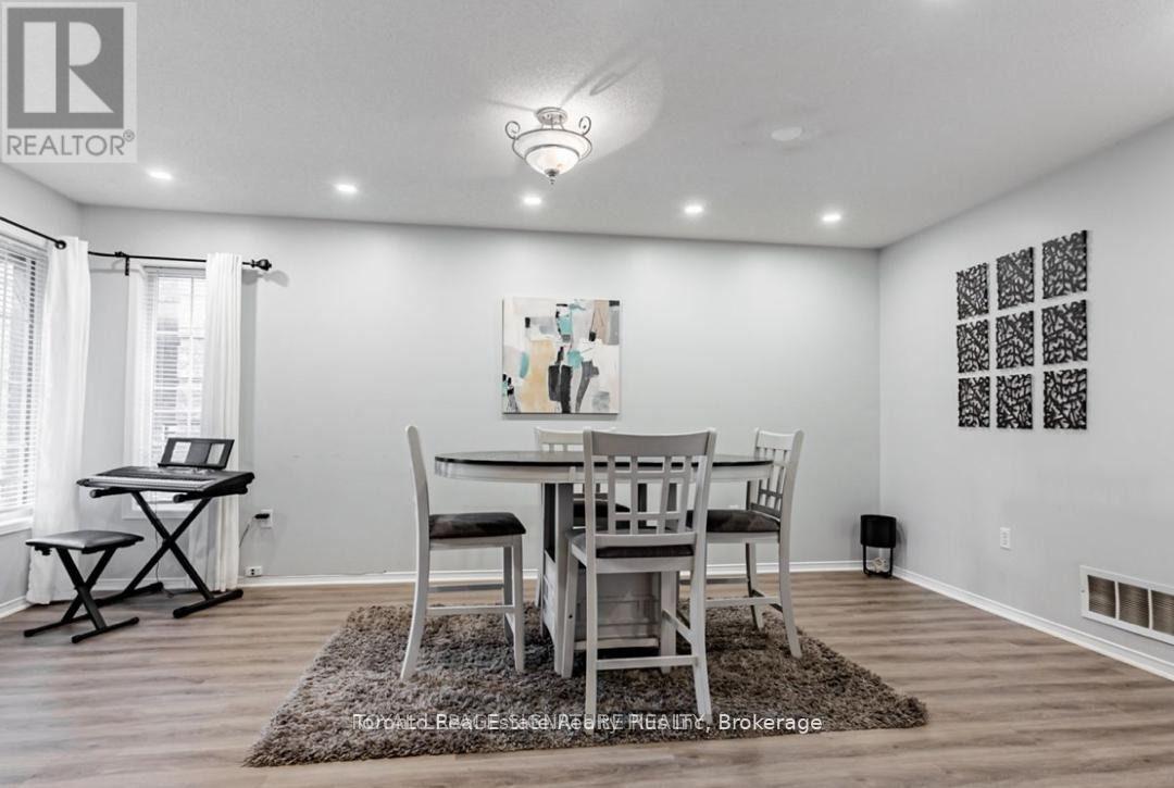 18 Preston Avenue, New Tecumseth, Ontario  L9R 1Y6 - Photo 6 - N13523422