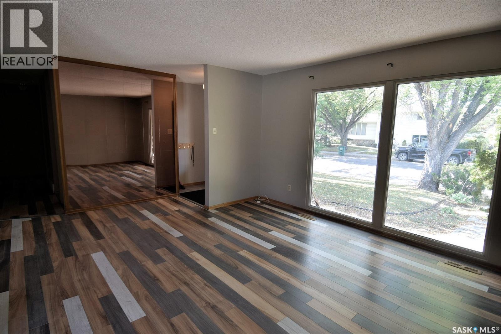 352 Carleton Drive, Saskatoon, Saskatchewan  S7H 4C1 - Photo 7 - SK042020