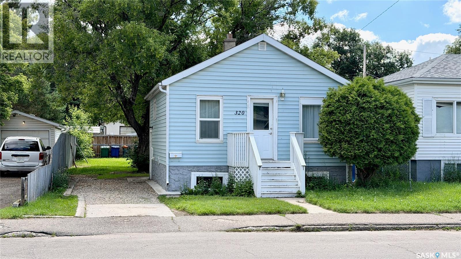 320 M Avenue N, Saskatoon, Saskatchewan  S7L 2S5 - Photo 1 - SK041962
