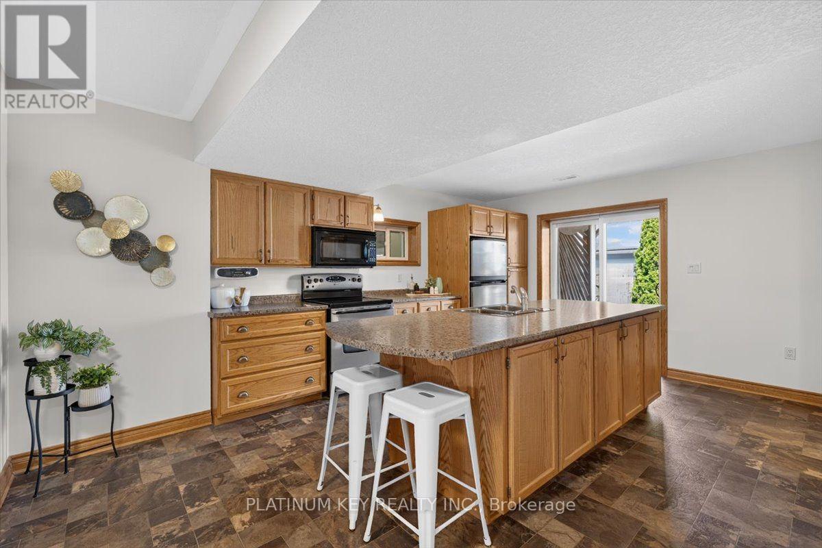 282 Beattie Street, Strathroy-Caradoc, Ontario  N7G 2X4 - Photo 11 - X13541786
