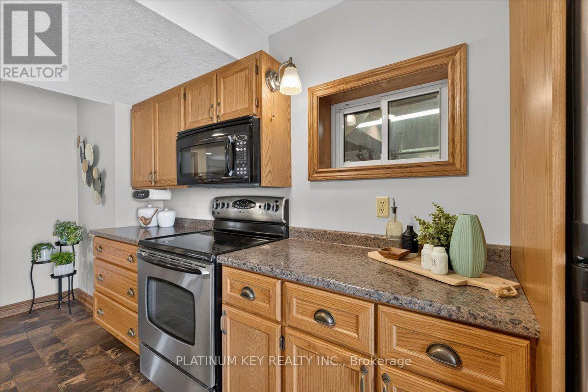 282 Beattie Street, Strathroy-Caradoc, Ontario  N7G 2X4 - Photo 12 - X13541786