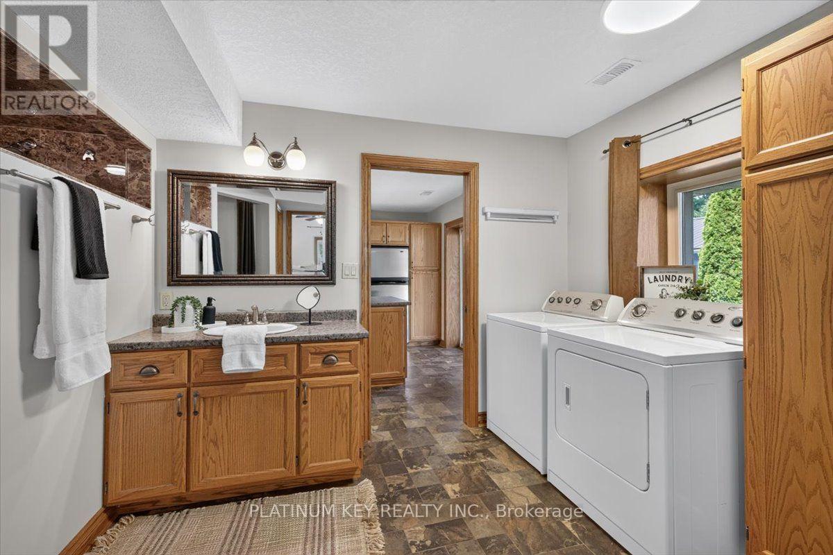 282 Beattie Street, Strathroy-Caradoc, Ontario  N7G 2X4 - Photo 18 - X13541786
