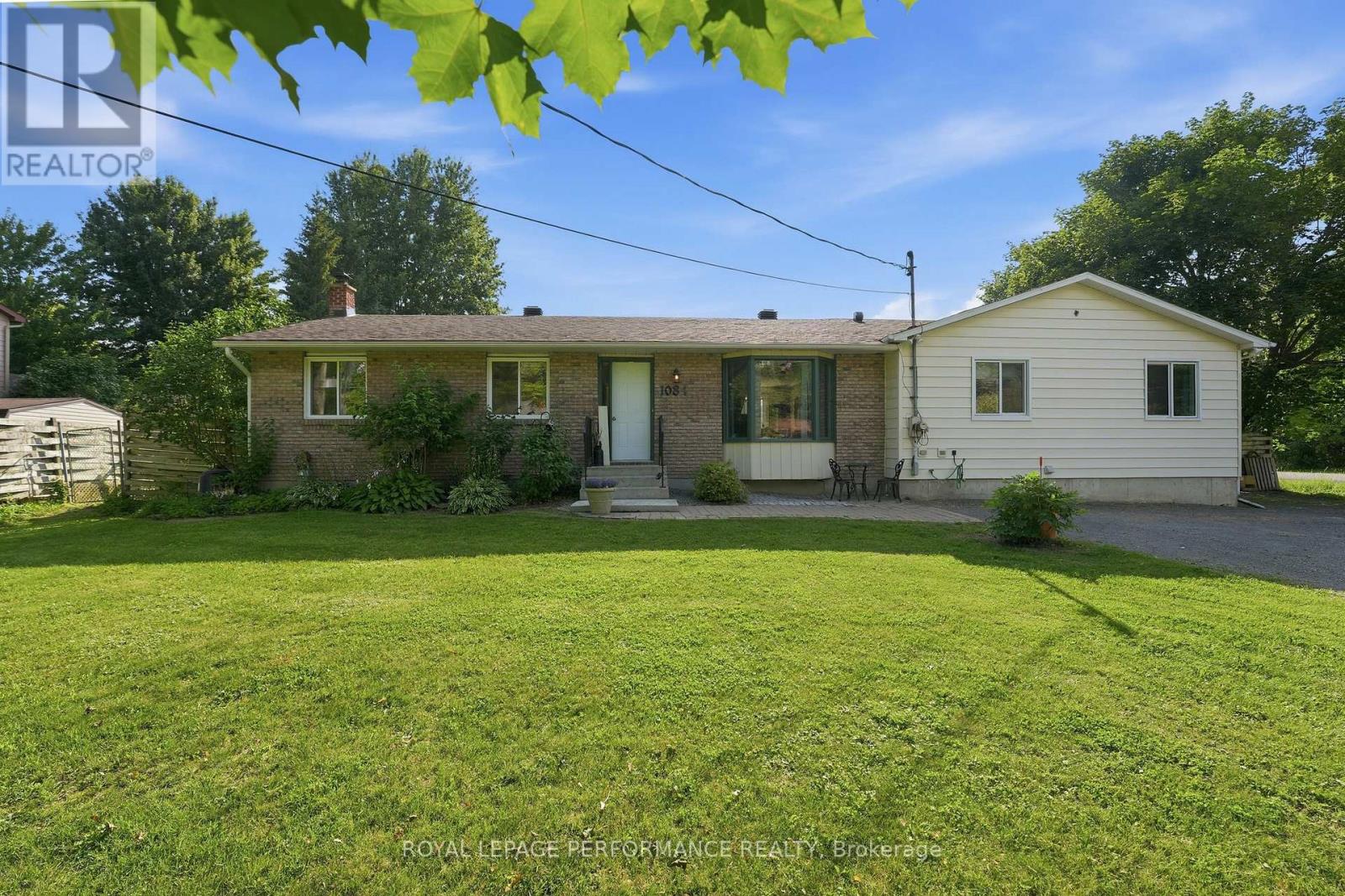 1084 EADIE ROAD, Russell