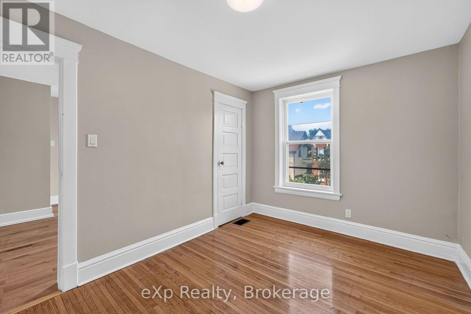 31 Waterloo Street S, Stratford, Ontario  N5A 4A5 - Photo 11 - X13541738