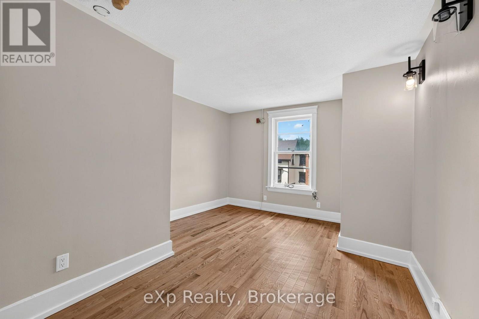 31 Waterloo Street S, Stratford, Ontario  N5A 4A5 - Photo 12 - X13541738