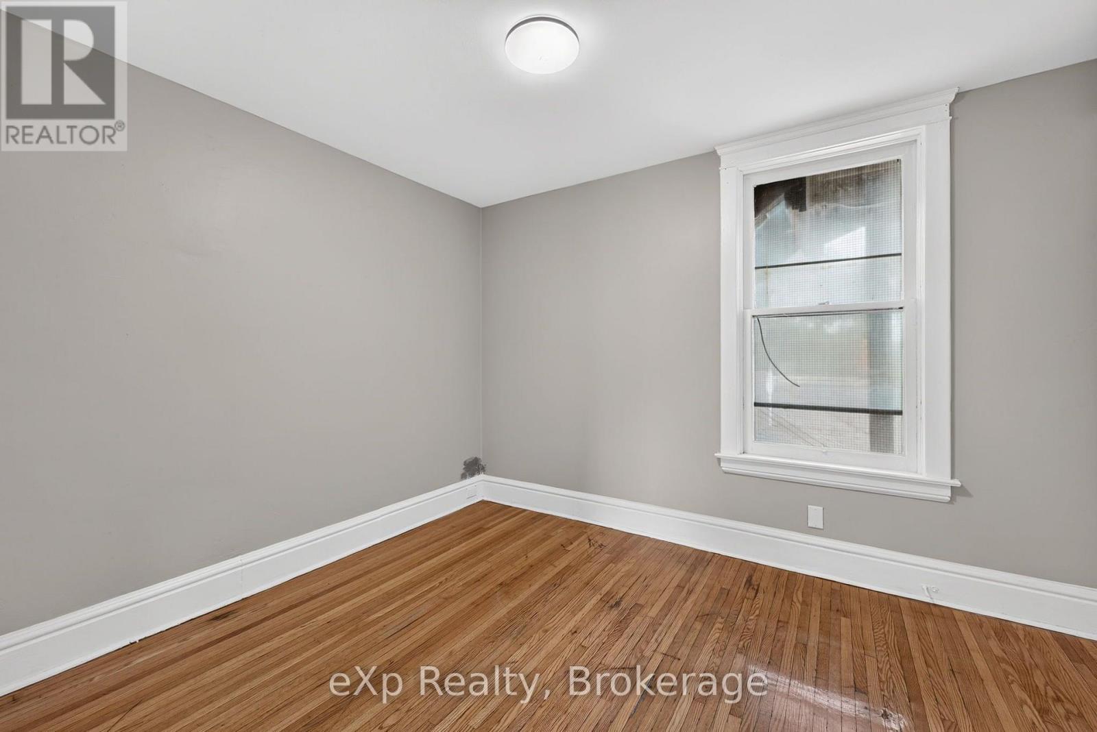 31 Waterloo Street S, Stratford, Ontario  N5A 4A5 - Photo 15 - X13541738