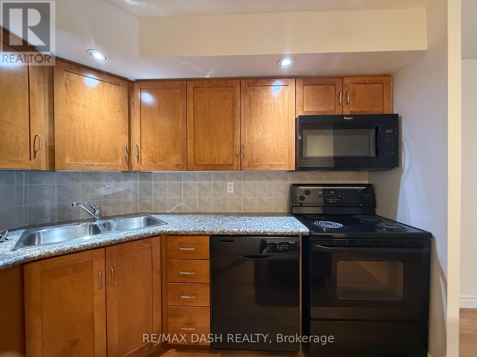 802 - 270 Wellington Street W, Toronto, Ontario  M5V 3P5 - Photo 10 - C13541726