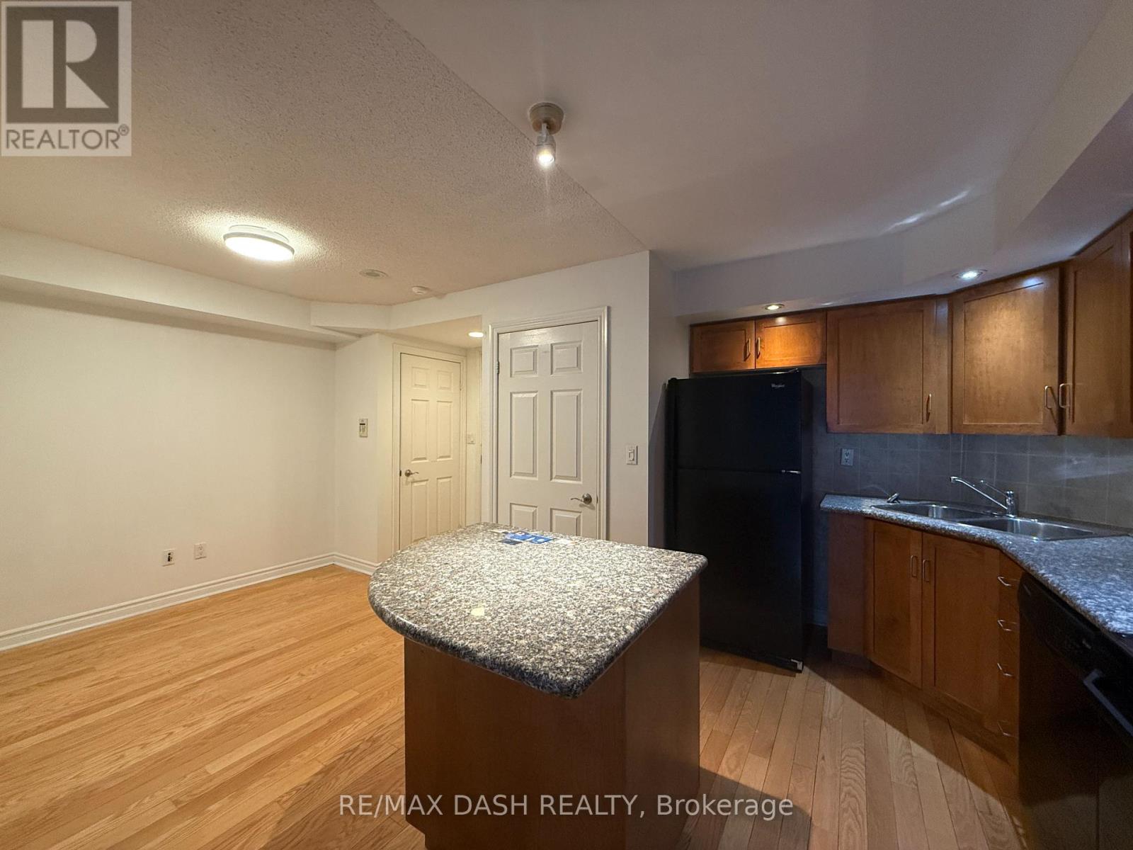 802 - 270 Wellington Street W, Toronto, Ontario  M5V 3P5 - Photo 11 - C13541726