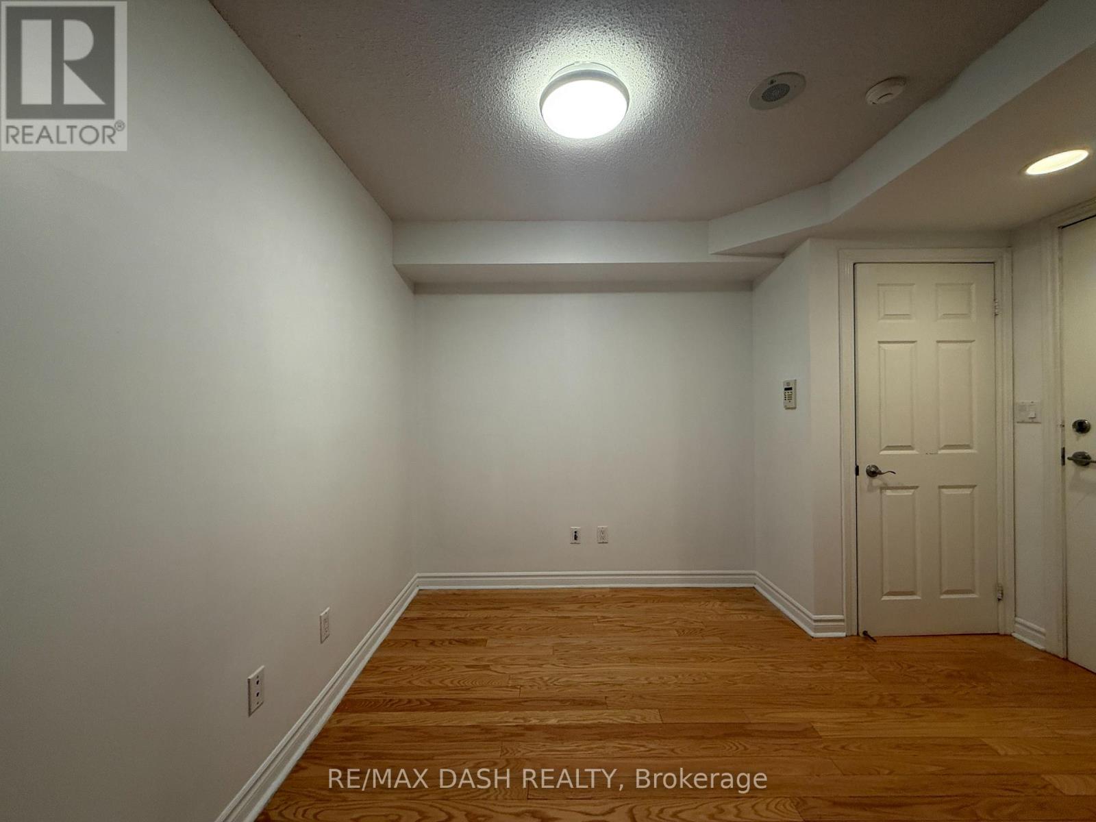 802 - 270 Wellington Street W, Toronto, Ontario  M5V 3P5 - Photo 13 - C13541726