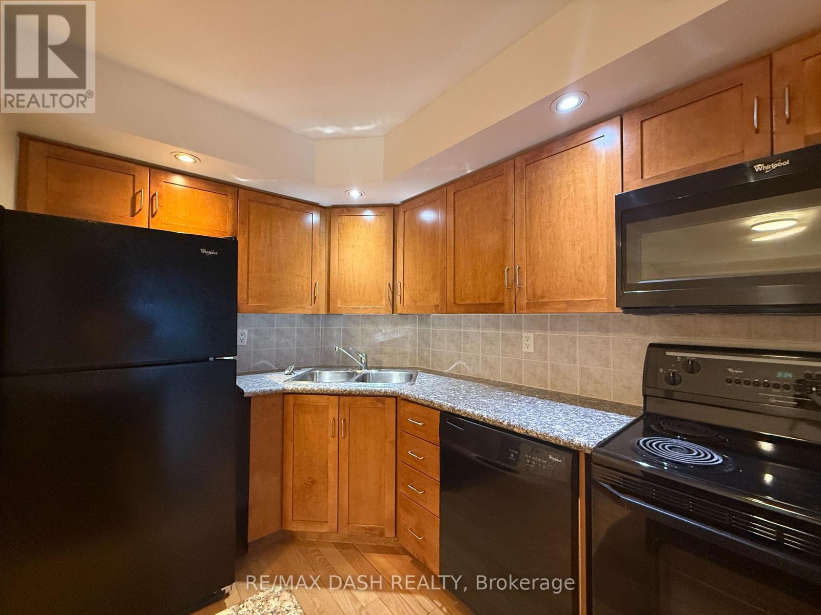 802 - 270 Wellington Street W, Toronto, Ontario  M5V 3P5 - Photo 9 - C13541726