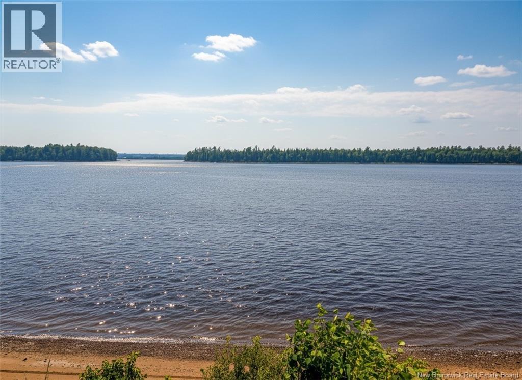98 Islandview Drive, Miramichi, New Brunswick  E1N 6B4 - Photo 2 - NB143637