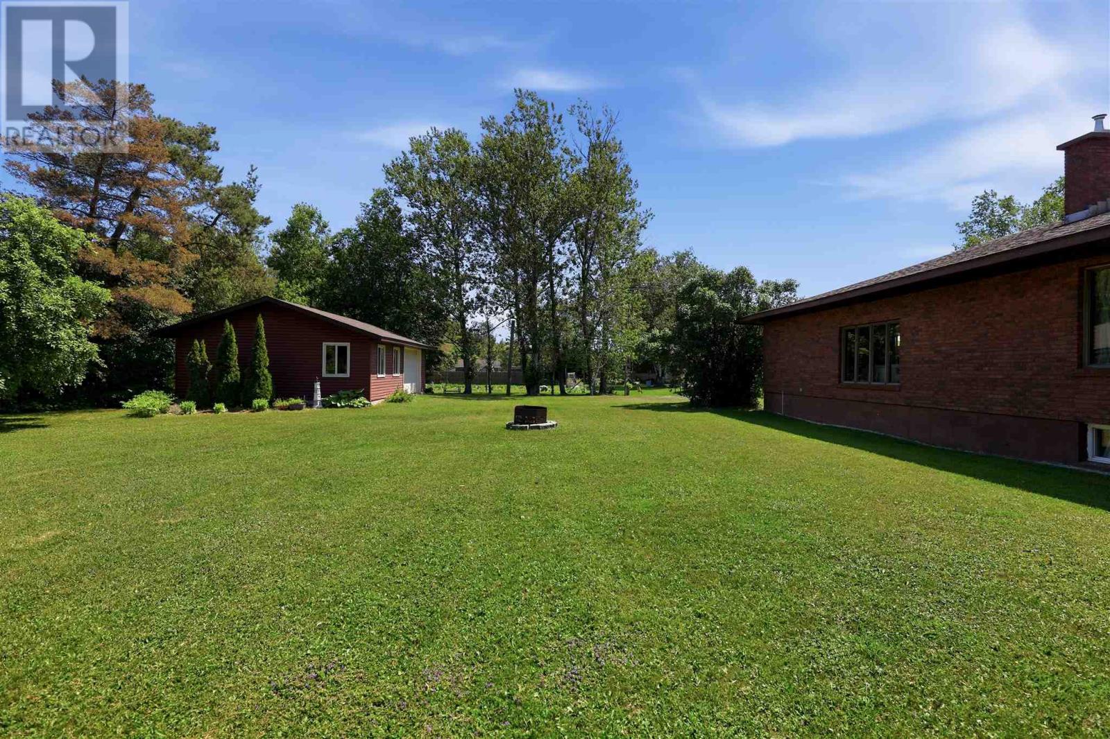 98 Ellis Rd, Sault Ste Marie, Ontario  P6C 1P1 - Photo 4 - SM261763