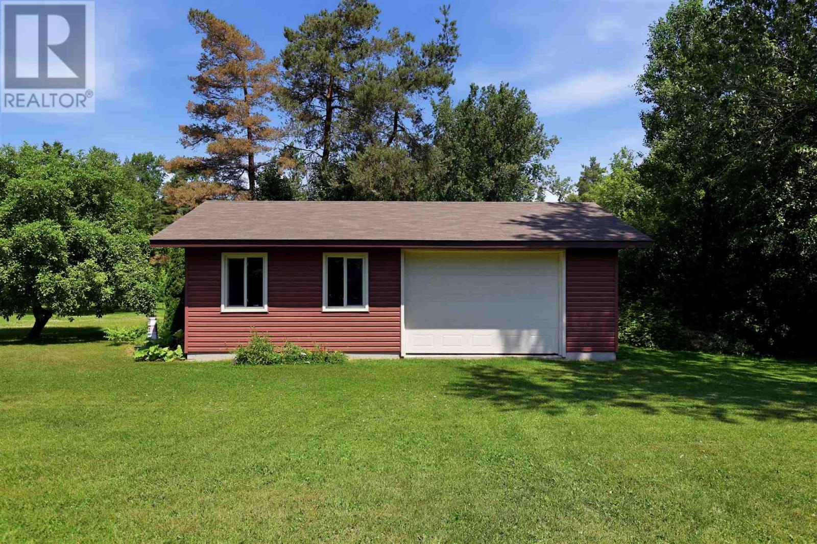 98 Ellis Rd, Sault Ste Marie, Ontario  P6C 1P1 - Photo 6 - SM261763