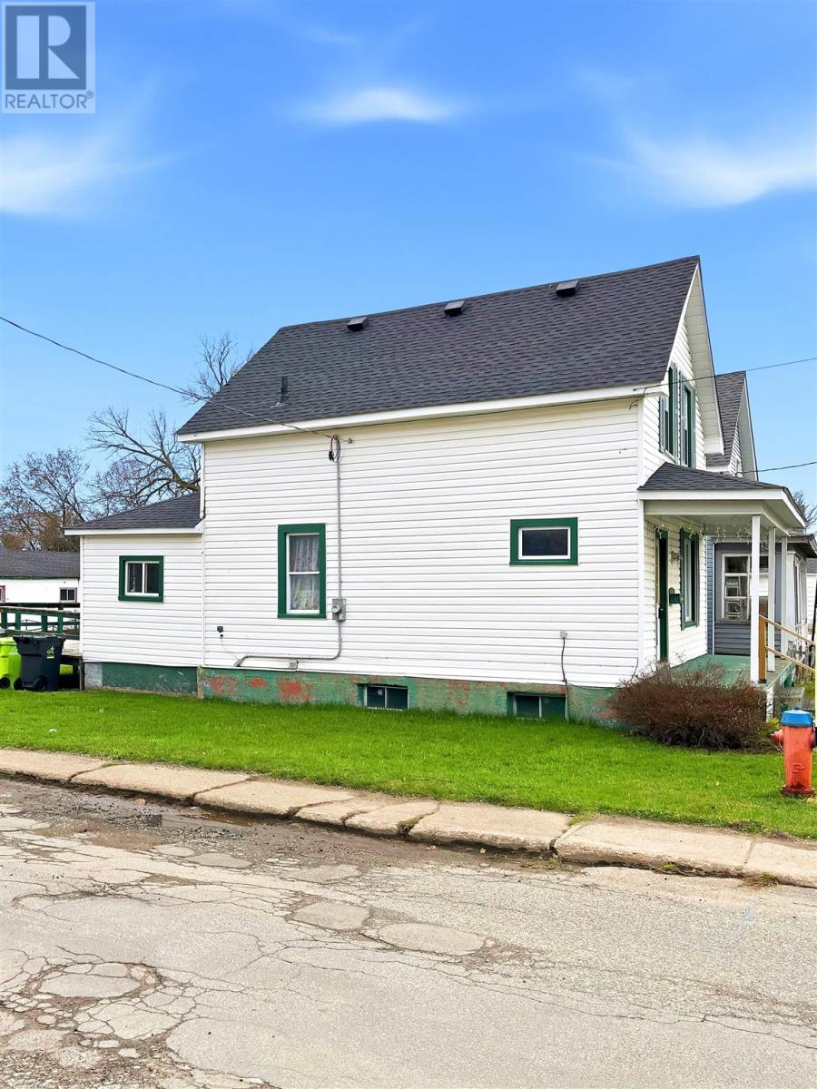 86 Pardee Ave, Sault Ste Marie, Ontario  P6B 1W3 - Photo 2 - SM260683