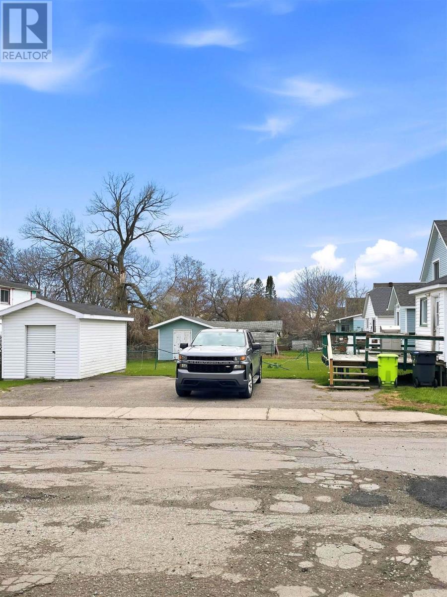 86 Pardee Ave, Sault Ste Marie, Ontario  P6B 1W3 - Photo 4 - SM260683