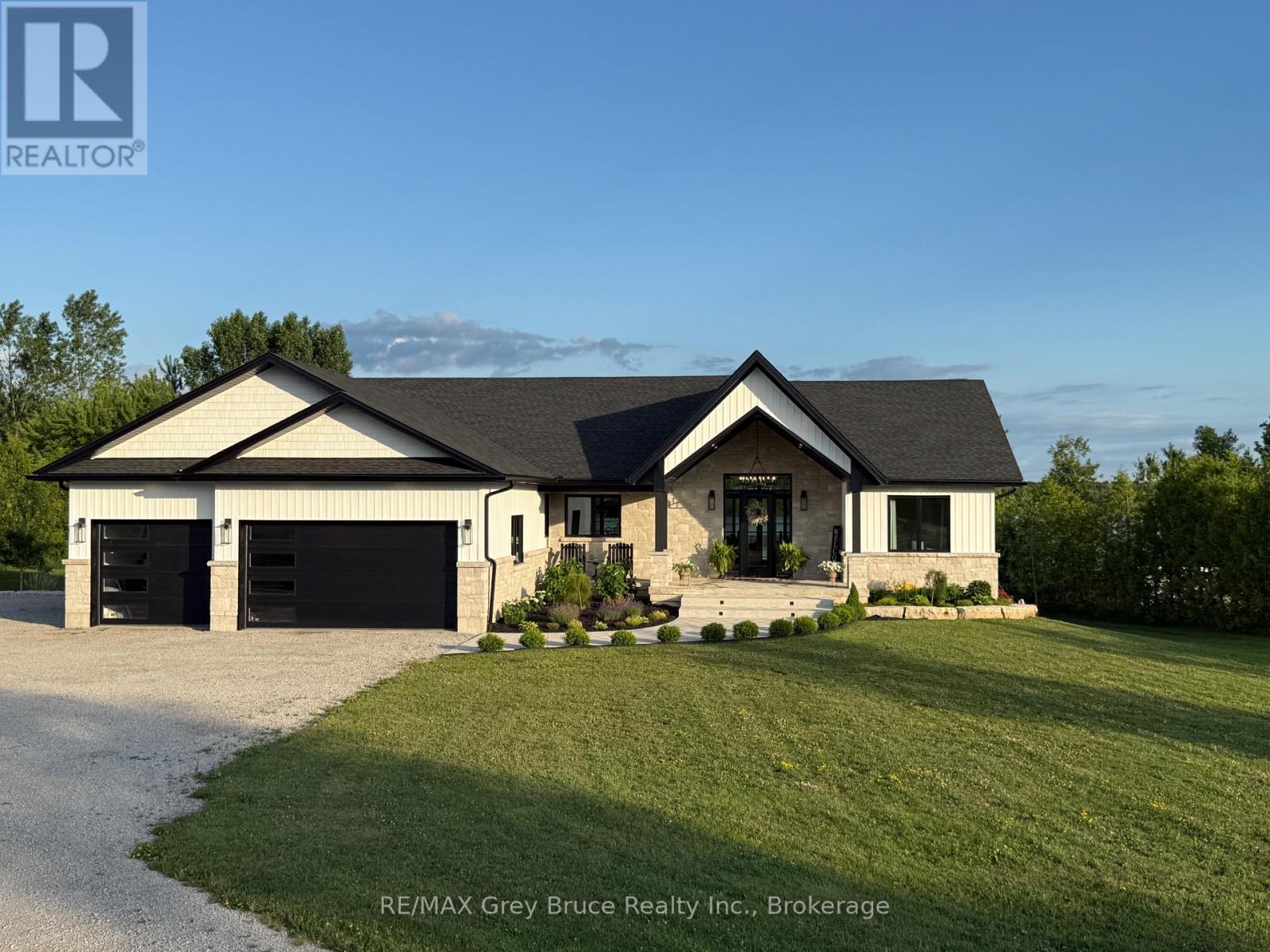 117 Almur Drive, Georgian Bluffs, Ontario  N0H 2T0 - Photo 2 - X13541890