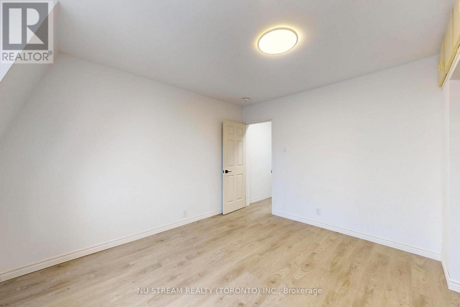 Upper Unit - 393 Jones Avenue, Toronto, Ontario  M4J 3G5 - Photo 14 - E13541908