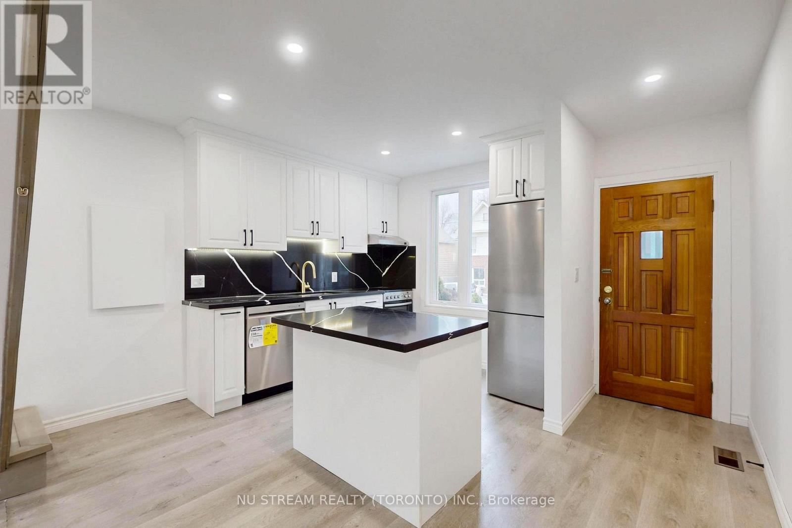 Upper Unit - 393 Jones Avenue, Toronto, Ontario  M4J 3G5 - Photo 18 - E13541908