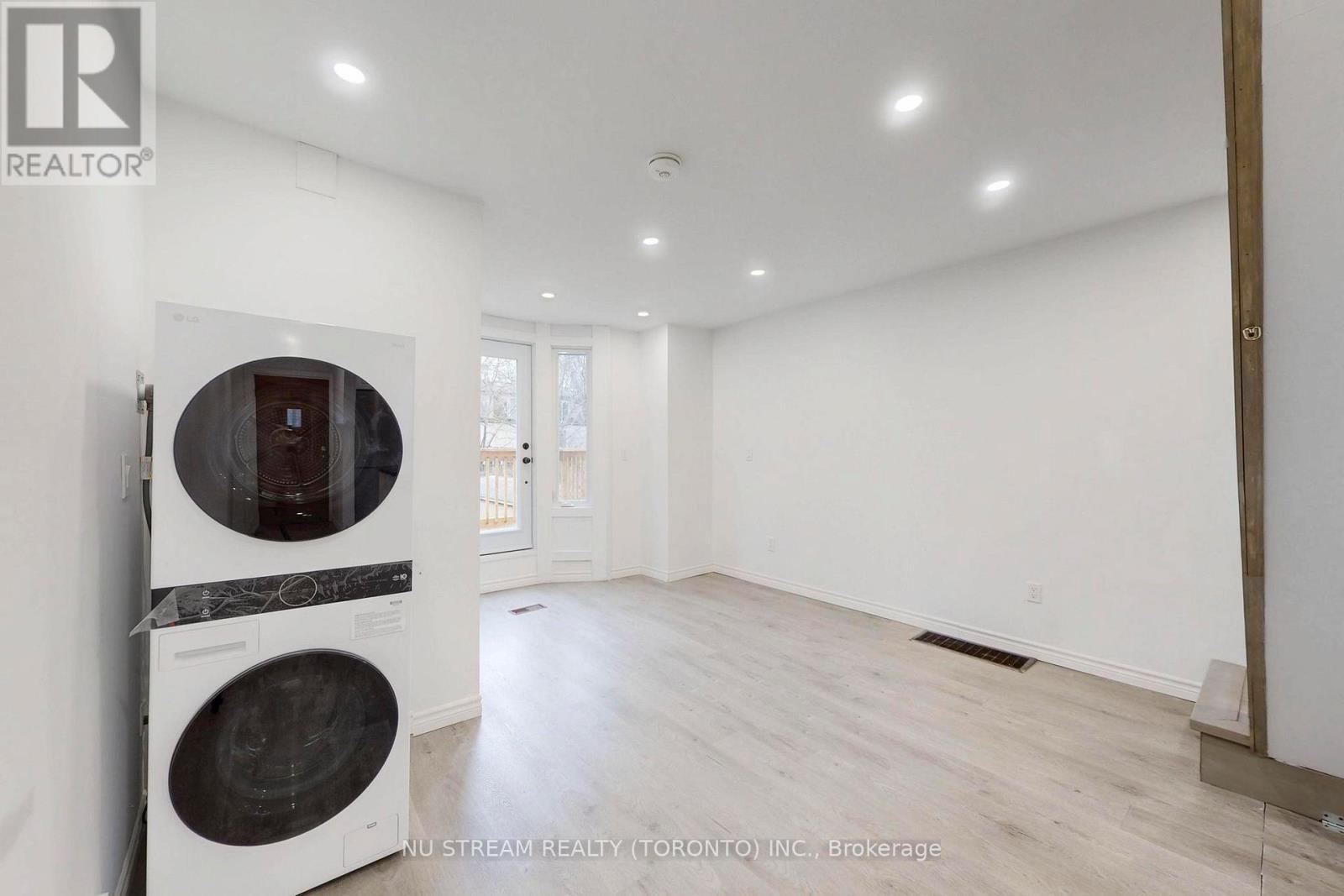 Upper Unit - 393 Jones Avenue, Toronto, Ontario  M4J 3G5 - Photo 7 - E13541908