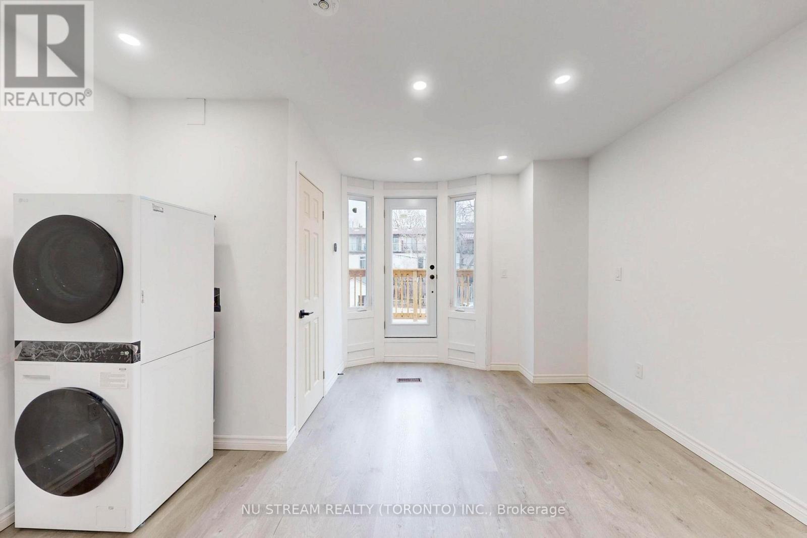 Upper Unit - 393 Jones Avenue, Toronto, Ontario  M4J 3G5 - Photo 8 - E13541908