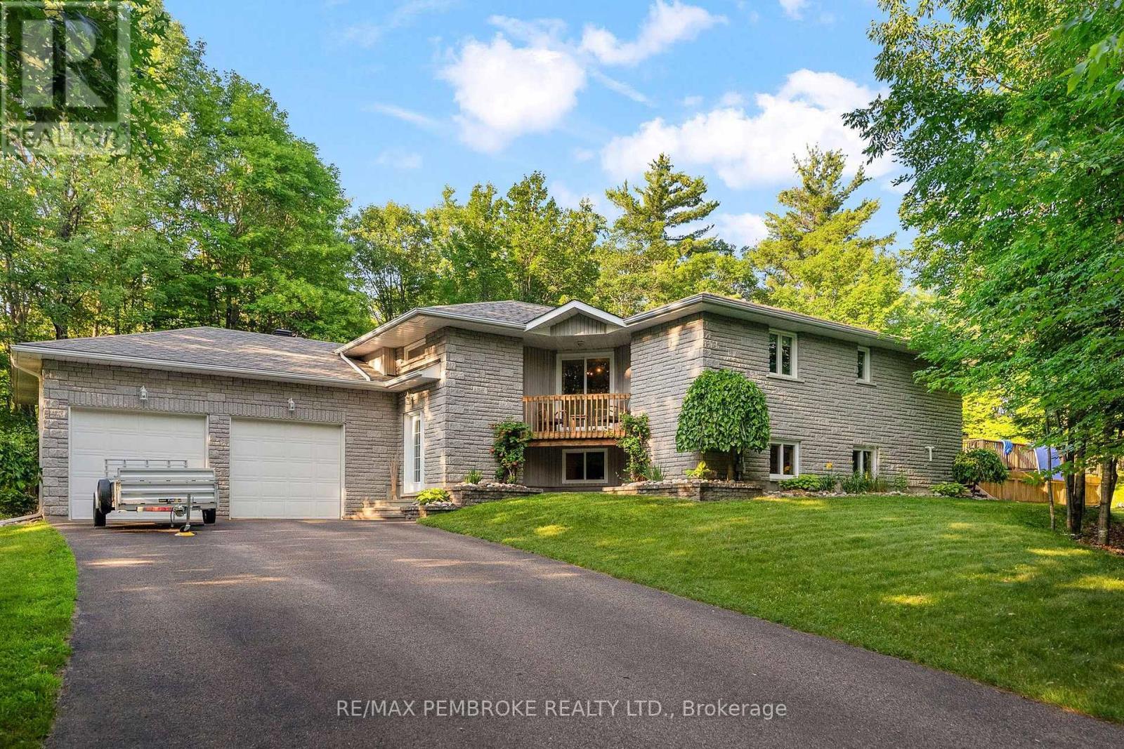 38 RAHNS ROAD, Laurentian Valley, Ontario