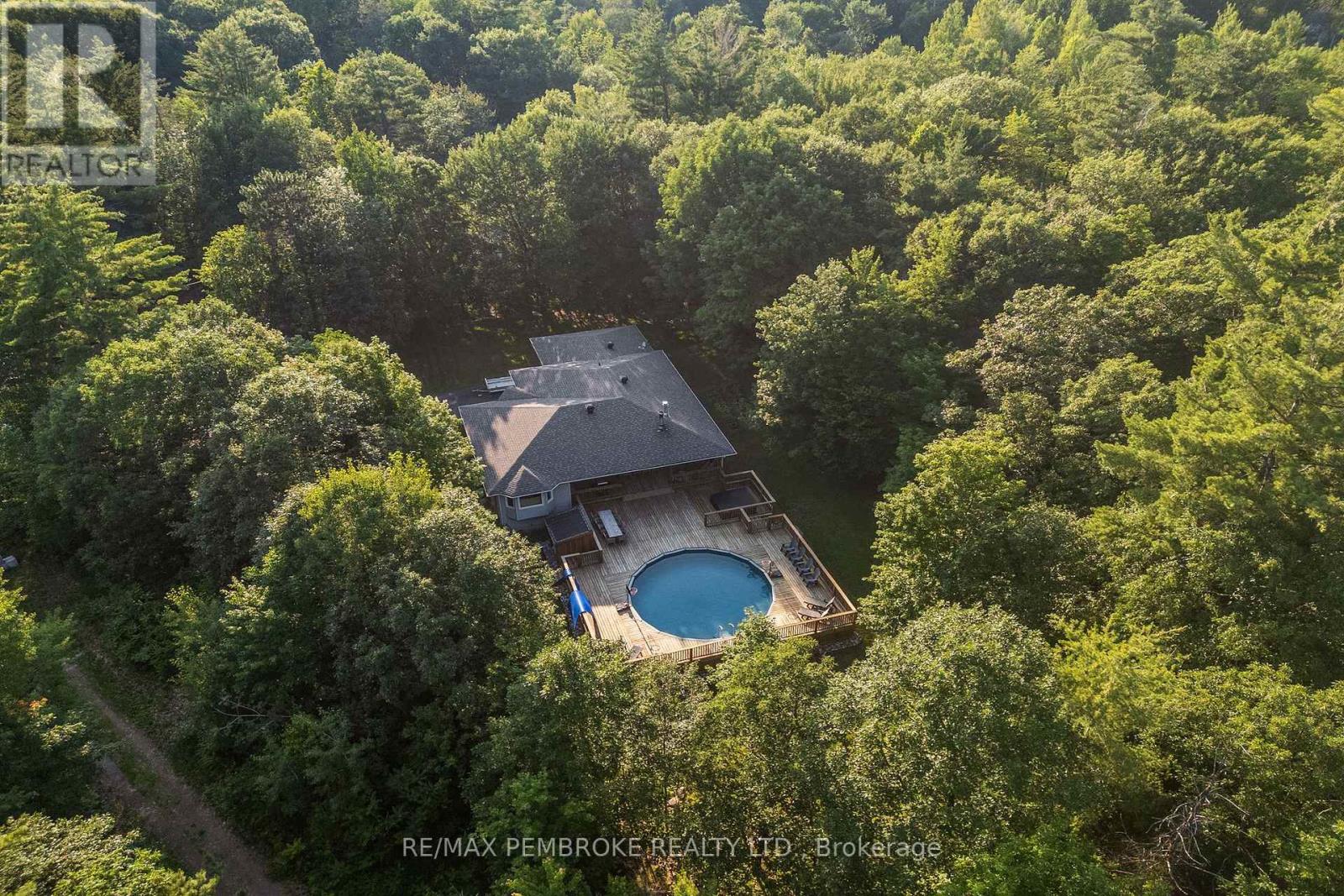 38 Rahns Road, Laurentian Valley, Ontario  K8A 6W8 - Photo 3 - X13541896