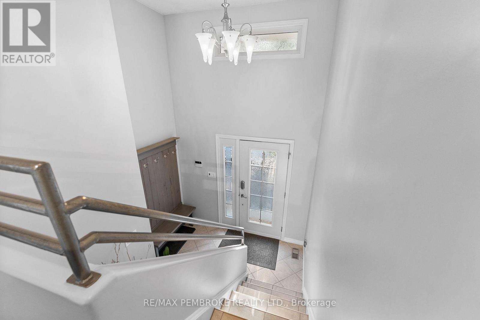38 Rahns Road, Laurentian Valley, Ontario  K8A 6W8 - Photo 5 - X13541896
