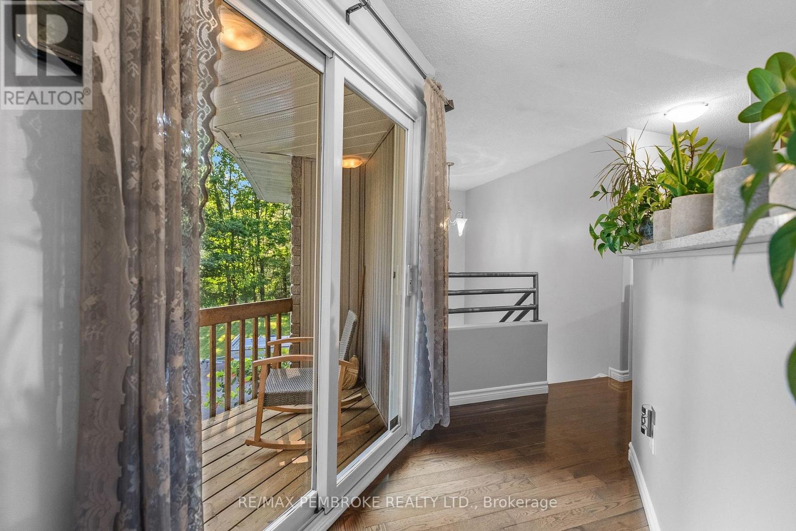 38 Rahns Road, Laurentian Valley, Ontario  K8A 6W8 - Photo 6 - X13541896