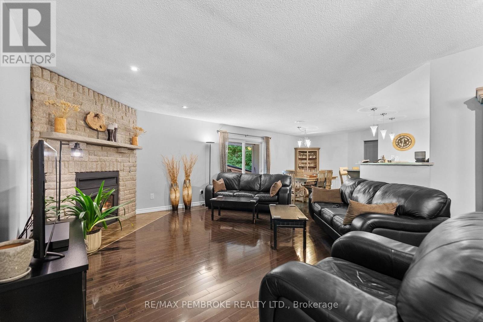 38 Rahns Road, Laurentian Valley, Ontario  K8A 6W8 - Photo 7 - X13541896