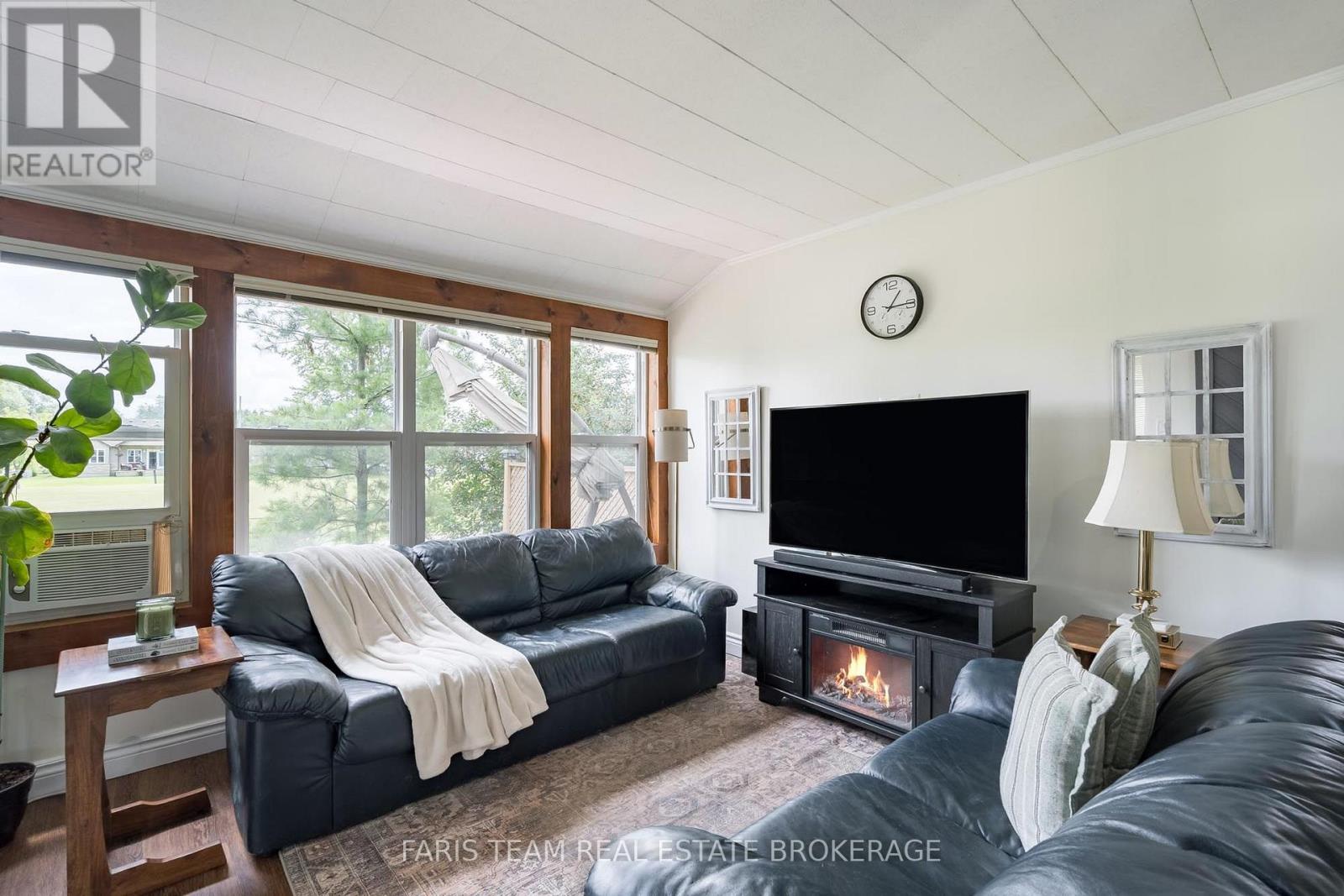 1067 Park Place, Innisfil, Ontario  L0L 1K0 - Photo 12 - N13541920