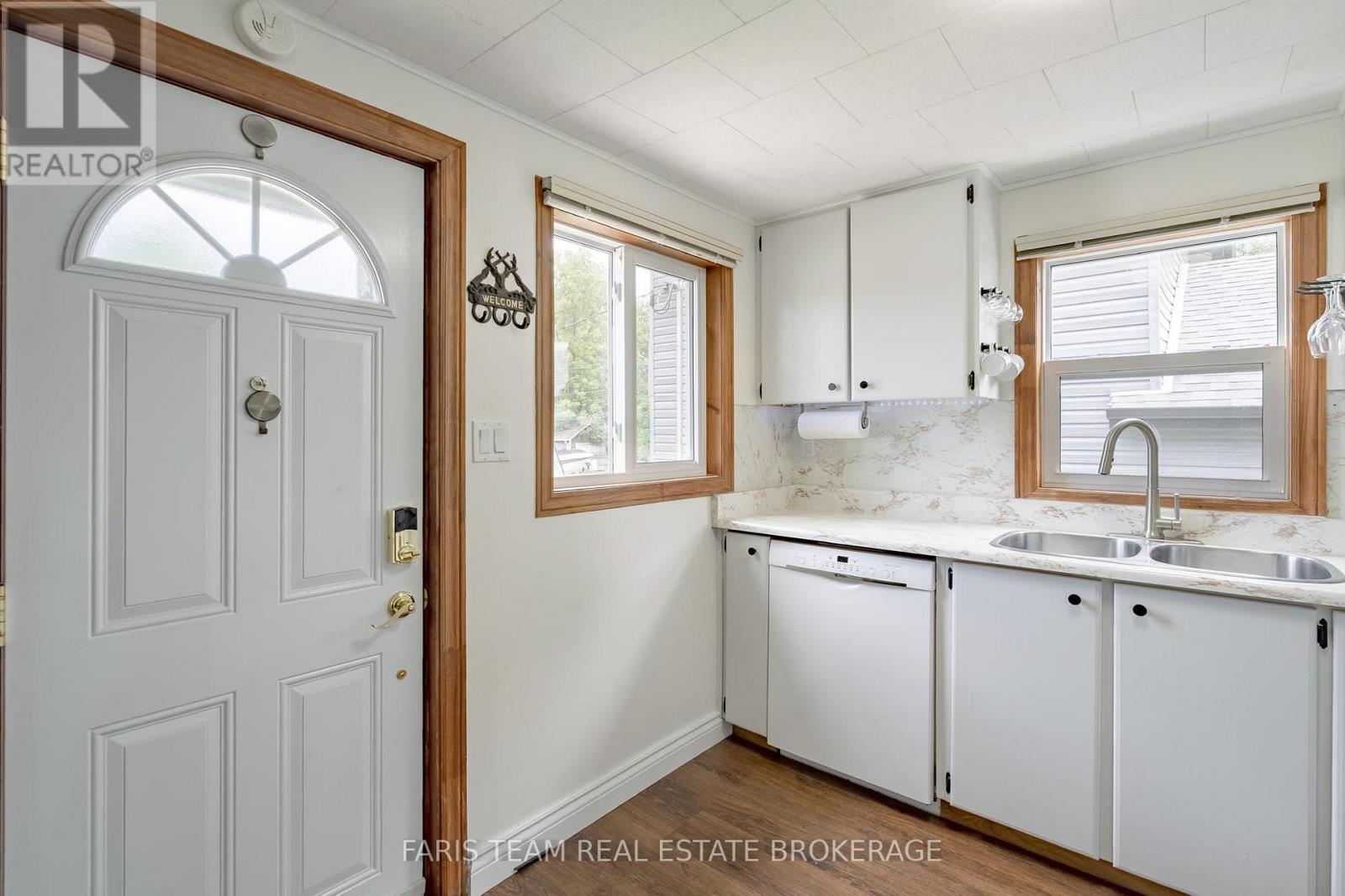 1067 Park Place, Innisfil, Ontario  L0L 1K0 - Photo 5 - N13541920
