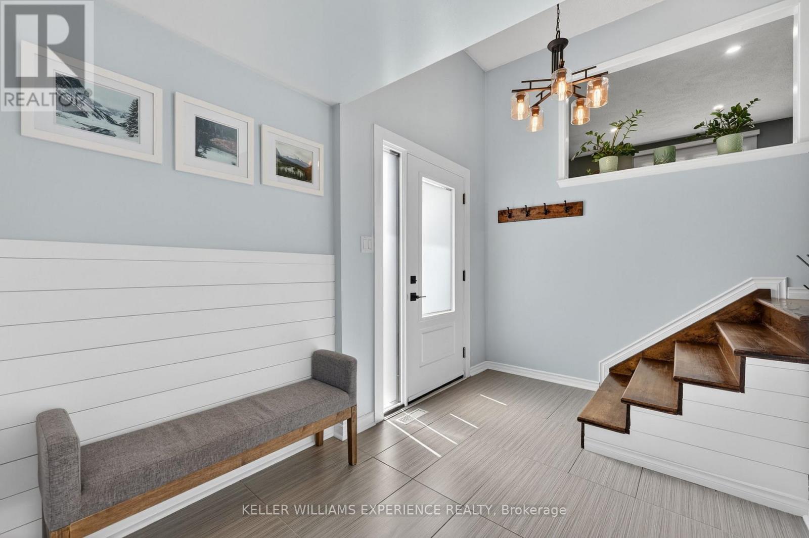 5 Atwood Court, Barrie (Letitia Heights), Ontario  L4N 4V3 - Photo 4 - S13541894