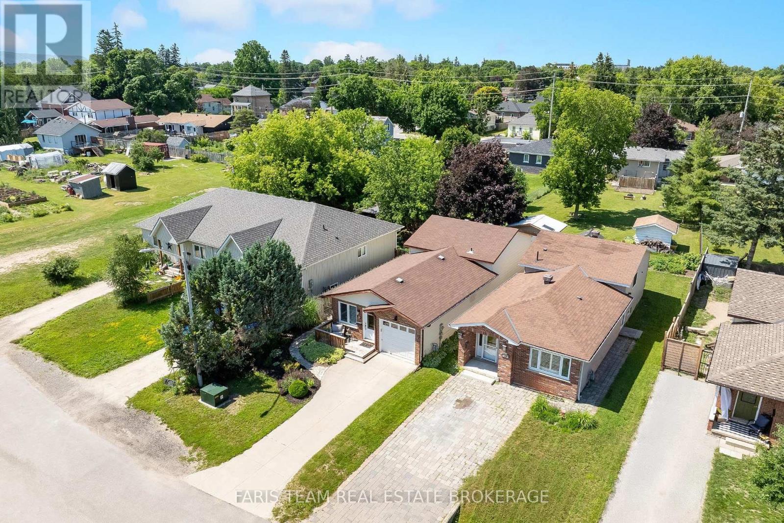 20 Leslie Drive, Collingwood, Ontario L9Y 4P2 - Photo 2 - S13541934
