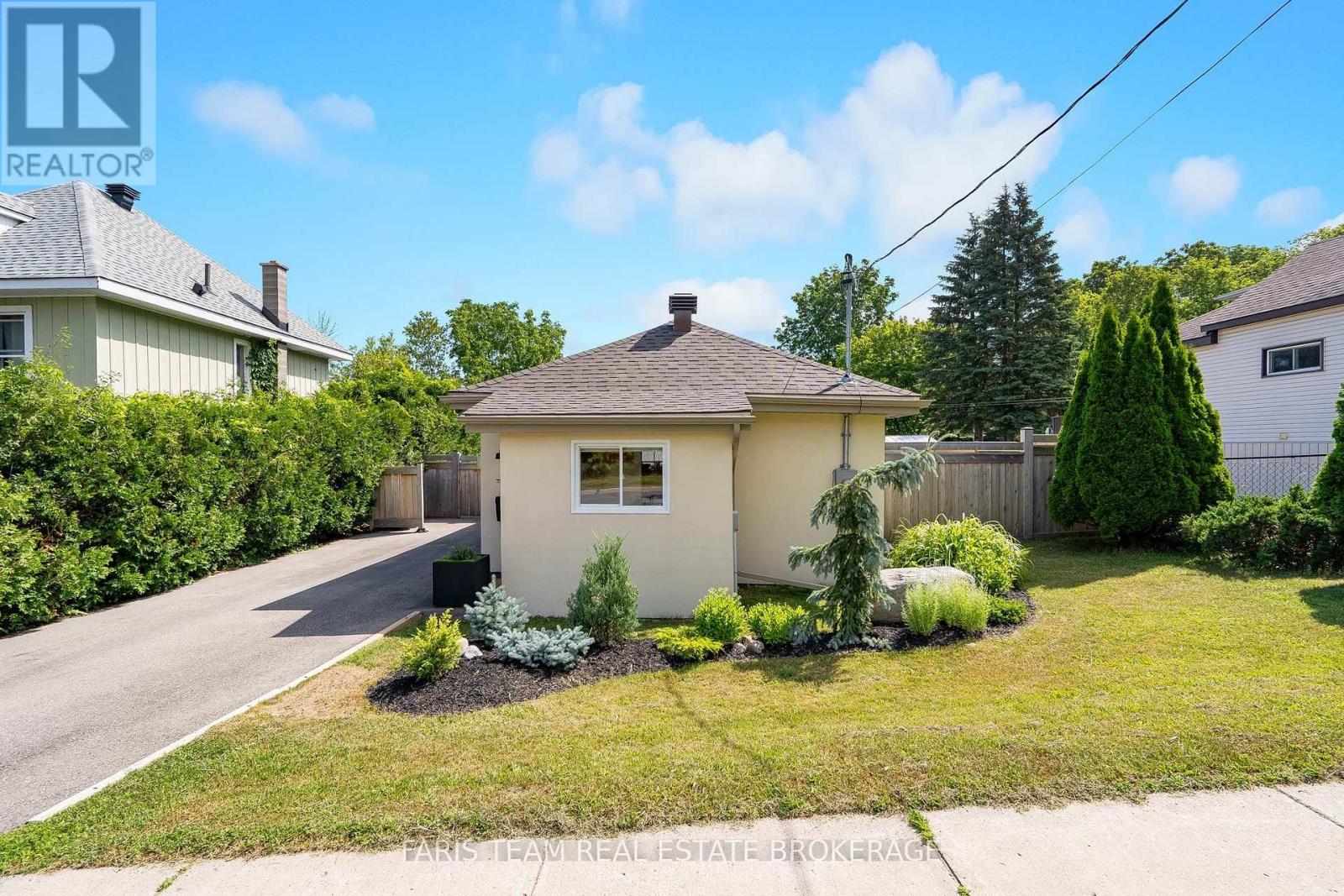 47 Sixth Street, Midland, Ontario L4R 3X1 - Photo 2 - S13541970