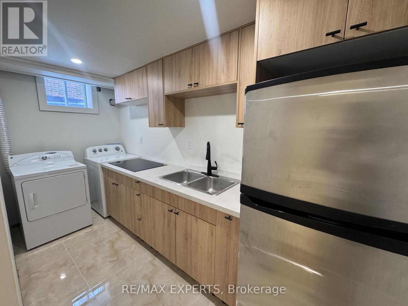 Unit B Basement - 209 Ridge Road, Caledon, Ontario  L7E 4W2 - Photo 4 - W13541850