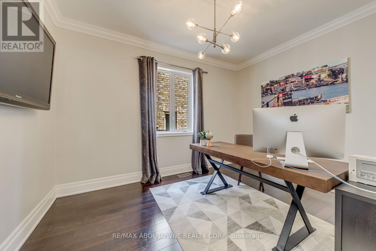 2067 Helmsley Avenue, Oakville, Ontario  L6M 4R5 - Photo 21 - W13541854