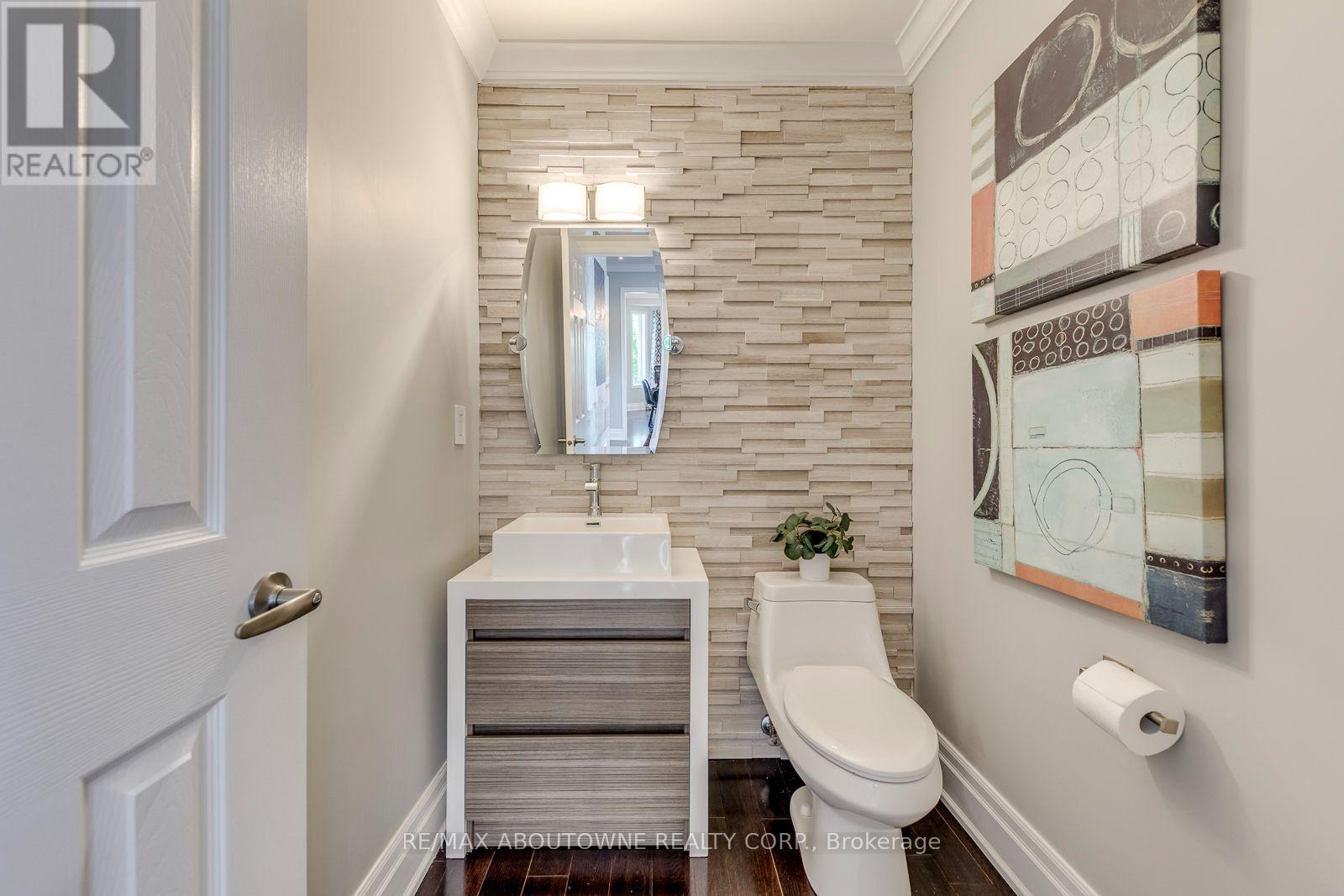 2067 Helmsley Avenue, Oakville, Ontario  L6M 4R5 - Photo 23 - W13541854