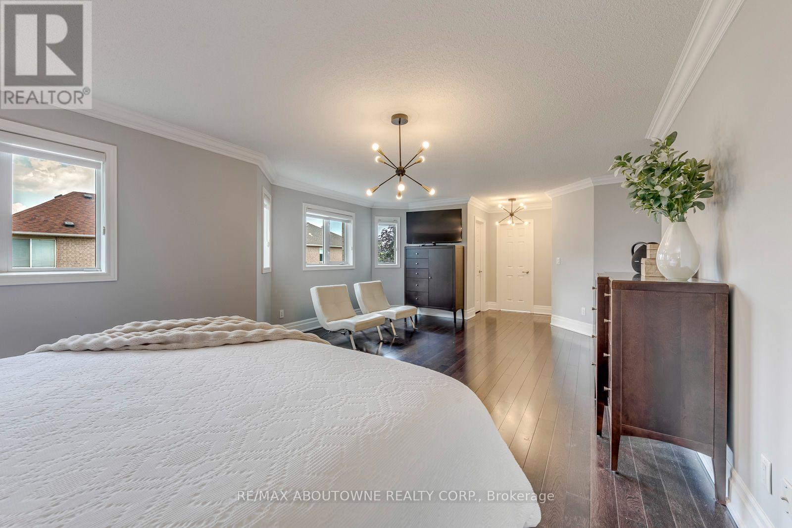 2067 Helmsley Avenue, Oakville, Ontario  L6M 4R5 - Photo 27 - W13541854