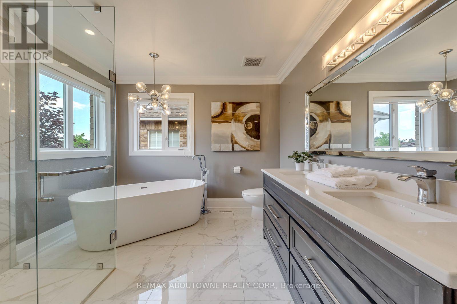 2067 Helmsley Avenue, Oakville, Ontario  L6M 4R5 - Photo 28 - W13541854