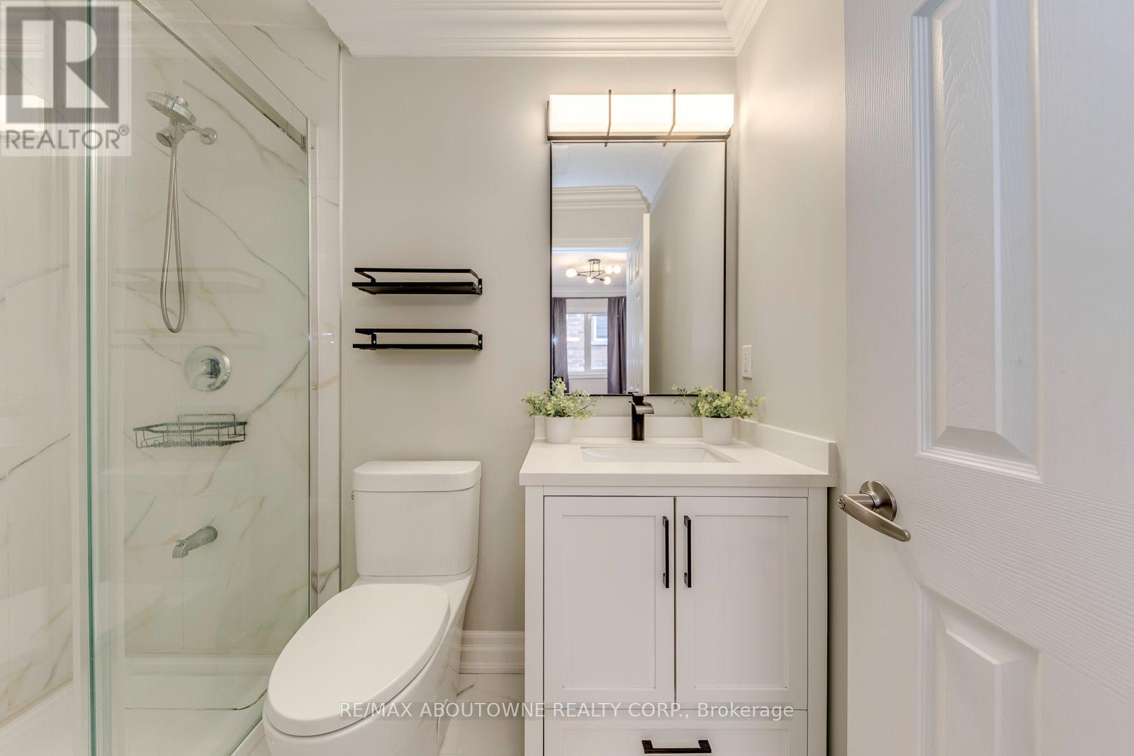 2067 Helmsley Avenue, Oakville, Ontario  L6M 4R5 - Photo 31 - W13541854