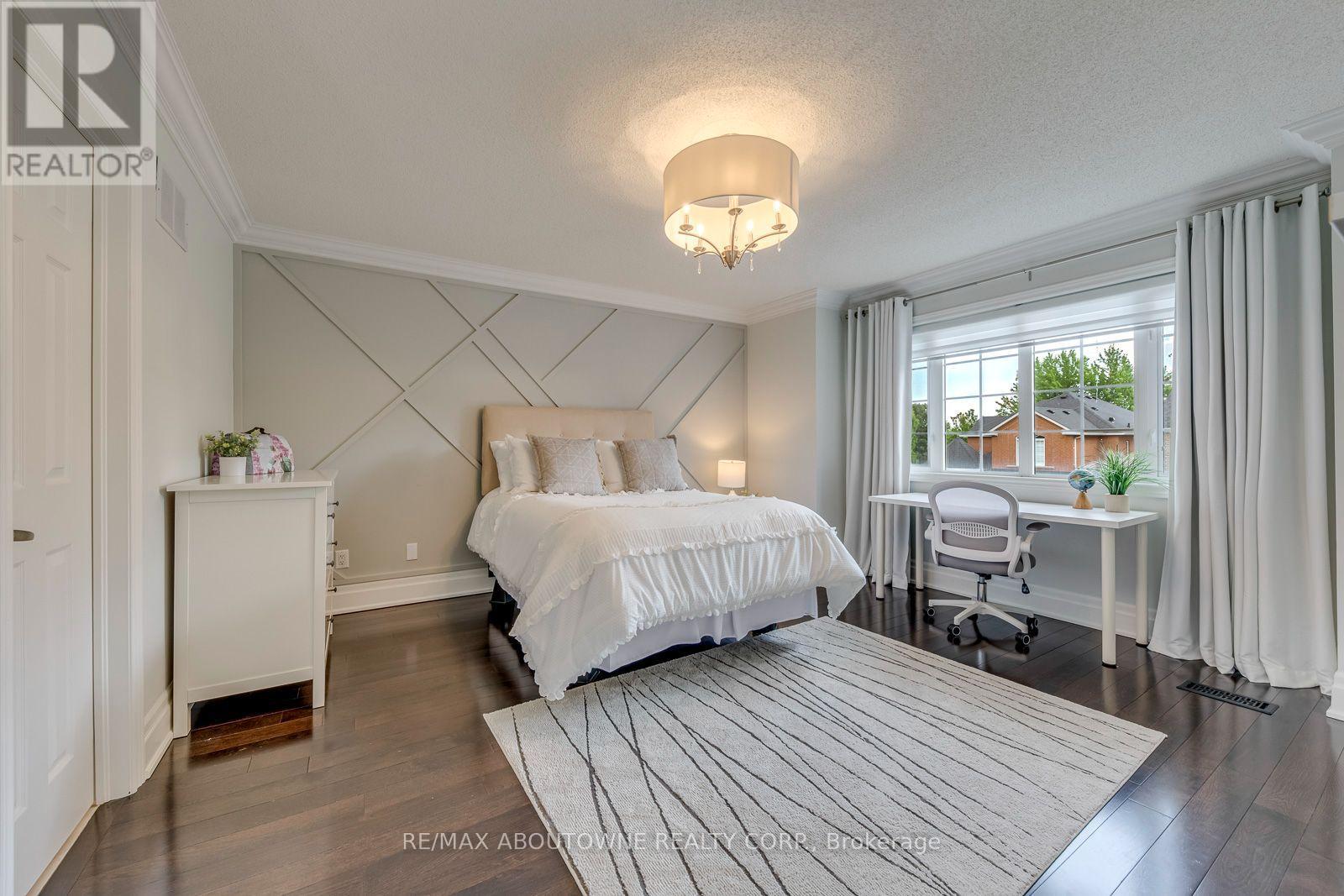 2067 Helmsley Avenue, Oakville, Ontario  L6M 4R5 - Photo 33 - W13541854