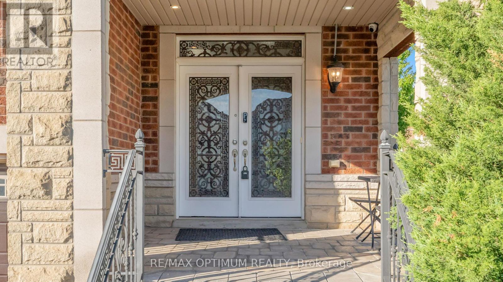 3 Gosling Street, Brampton (Bram West), Ontario  L6Y 0V2 - Photo 3 - W13541942