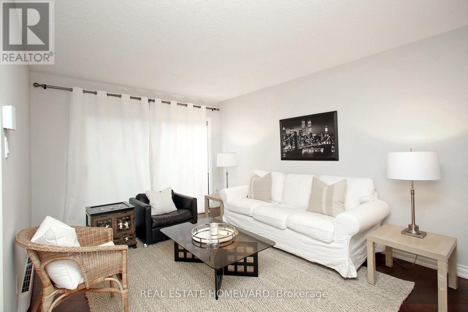 50 Battenberg Avenue, Toronto, Ontario  M4L 1J8 - Photo 2 - E13540018