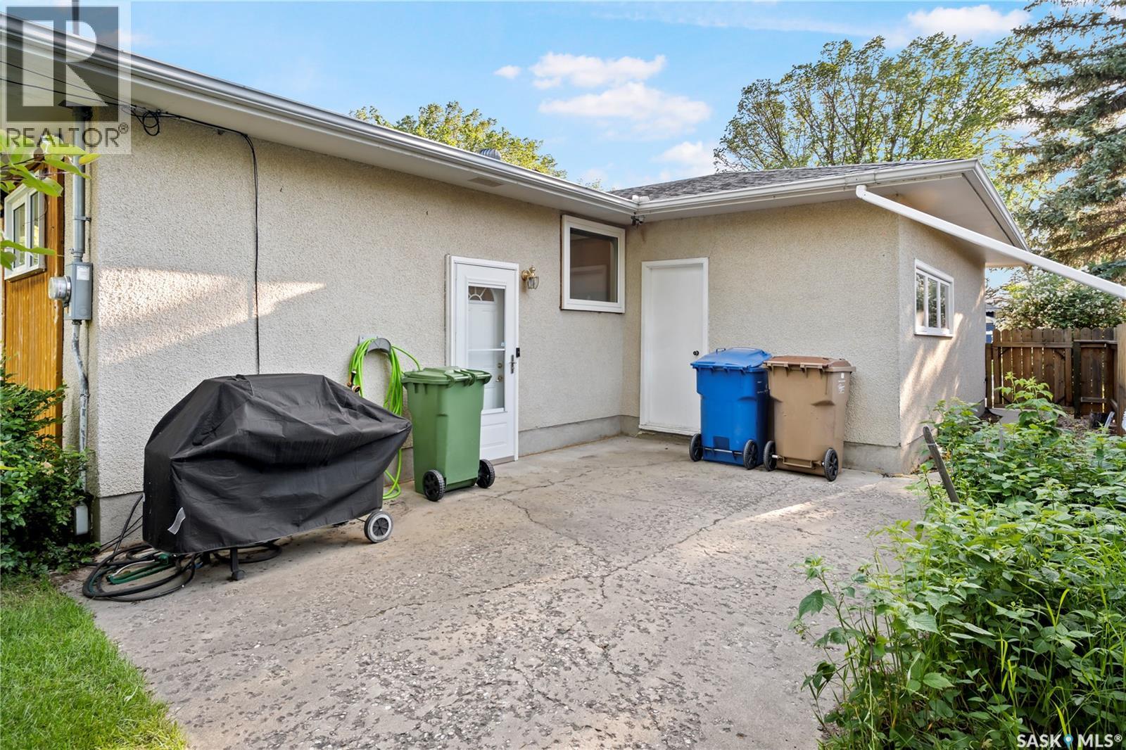 3531 Queen Street, Regina, Saskatchewan  S4S 2G1 - Photo 4 - SK042003